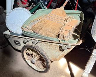 Vintage John Deere Cart/ Wagon