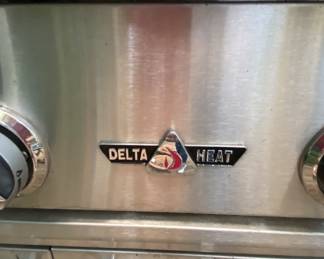 Top brand gas grill Delta DHBQ32RS-CN with rotisserie Pit Boss! Grill at a different level