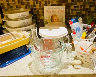 vintage Corning ware blue cone flower, nice xl size to small, stone bakers, quality kitchen essentails