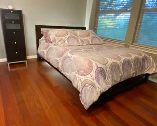 queen guest room bed, nice mattress, modern platform frame