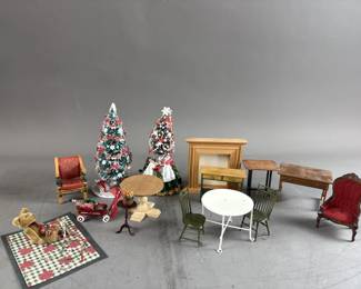 Lot 152 – Dollhouse Christmas Miniatures