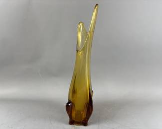 Lot 59 – LE Smith 'Amber Rocket Swing Vase'