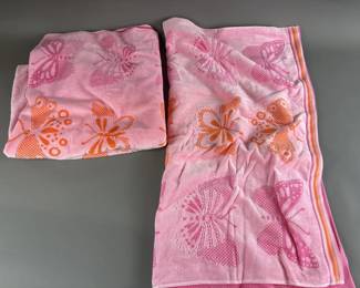 Lot 231 – Kids Beach Towel Butterfly MSRP 21.99
