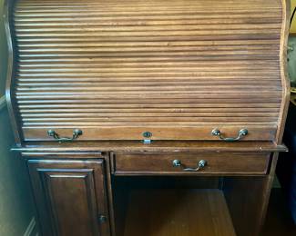 Roll top desk
