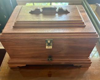 Jewelry box