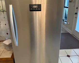 mideauprightfreezer
