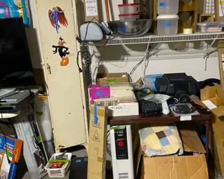 Metal storage locker. Drawing projector, enlarger, with vertical stand.