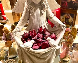 Small angel bird feeder or potpourri.