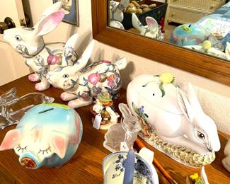 Hull pottery piggy bank