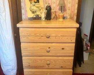 Light wood, chest of drawers