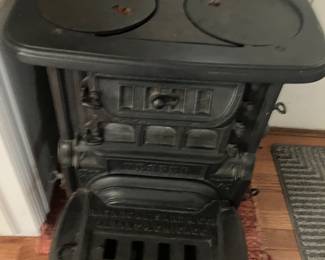 Antique stove with original Isen glass