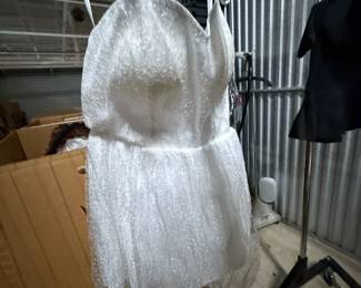 straplesslacedress