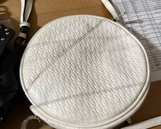 roundcrossbodybag