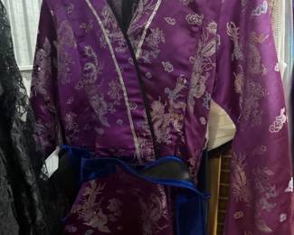 silkkimonorobe