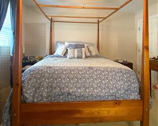 Vintage Solid Wood Four Poster Queen Bed