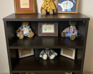 Vintage Plush Bears And Frames Bookshelf
