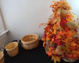 Fall Lighted Tree And Baskets