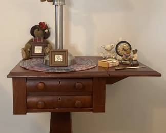 Vintage Rolling Side Table With Lamp Decor Accents