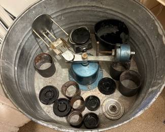 Centrifical force casting machine in metal tub with accessories 