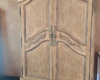 Rossi Furniture 