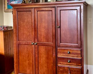 Hooker Furniture Computer Desk with Storage