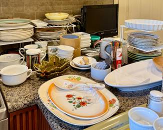 Dishes & Serving Pieces
