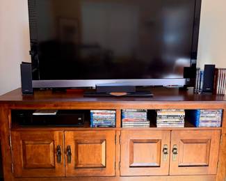 Entertainment Stand / Storage
Sony TV large