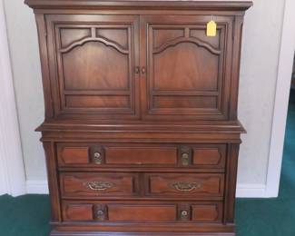 Handsome Drexel Heritage Highboy.