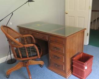 Nice desk and swivel chair.