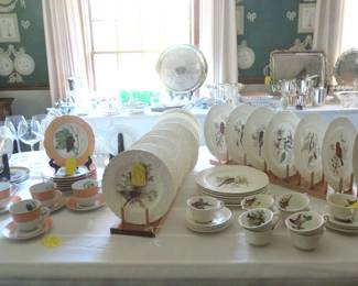 Large collection of bird themed porcelain dishes.