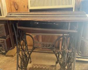 singer sewing table 