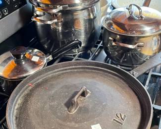12 cast iron skillet and lid