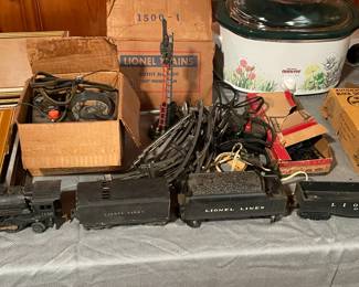 Lionel train pieces