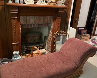 Fainting sofa