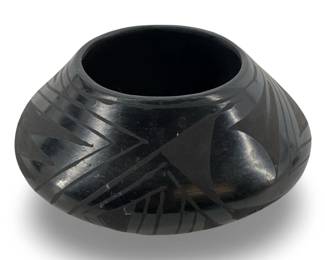 Small Signed Mata Ortiz Blackware Pottery