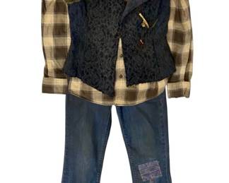 Original Book of Eli Solaraâs (Mila Kunis) Outfit