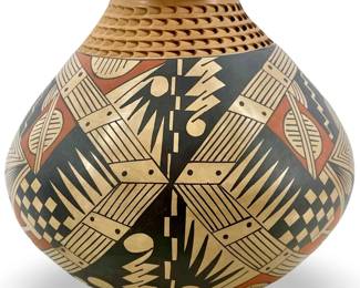 Signed Mexican Mata Ortiz Studio Pottery Vase