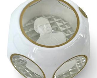 1981 St. Louis Jean Paul II Crystal Paperweight