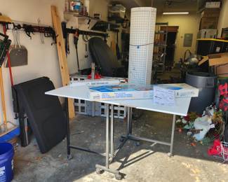 Folding craft table
