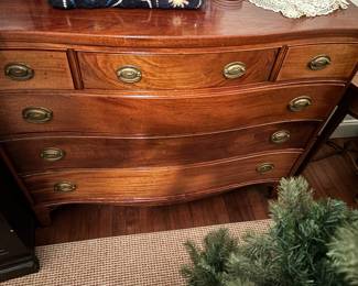 111. Vintage Mahogany Bow Front Chest w/ 6 Drawers (46" x 22" x 36")