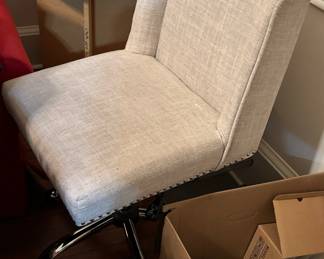 126. Linen Upholstered Desk Chair (20" x 20" x 37")