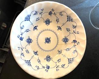 80. Set of Myott Finlandia Staffordshire Dinnerware
