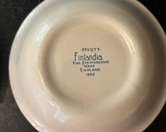 80. Set of Myott Finlandia Staffordshire Dinnerware
