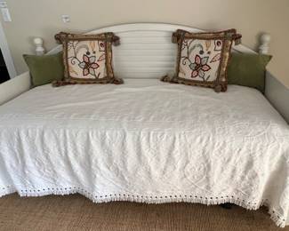 16. Daybed w/ Trundle (80" x 40" x 42")