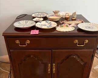 Stereo Cabinet With Decorative Items