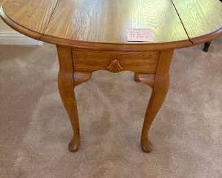 009 Side Table With Flip Up Sides