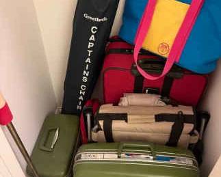 030 Samsonite Luggage And Foldable Chairs