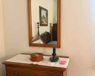 019 Small Dresser And Mirror