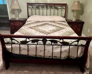 QUEEN BED