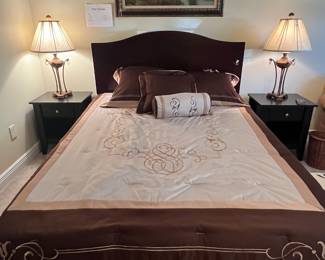 QUEEN BED